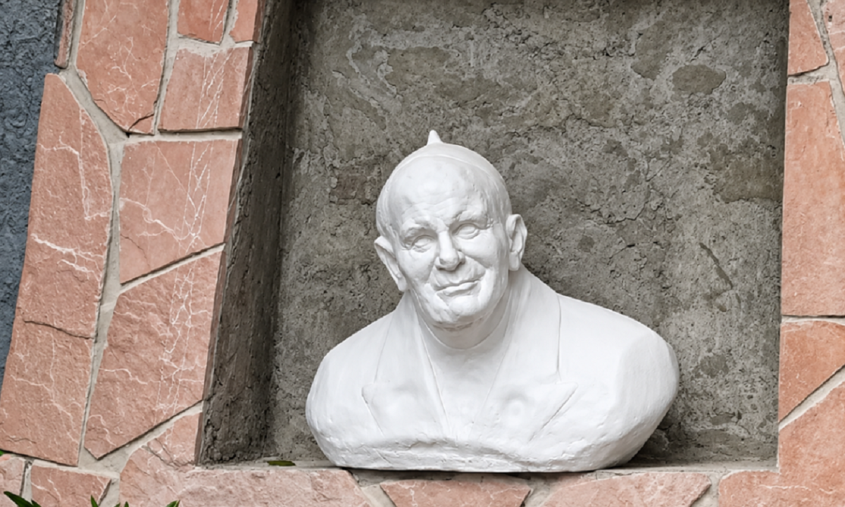 Parque costero en Salto donde se realizó la misa y se instaló el busto.