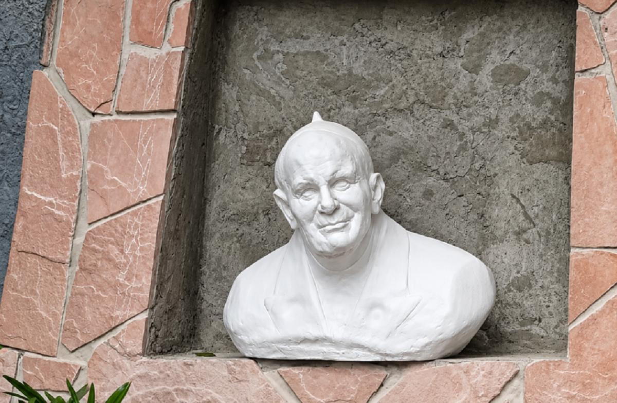 Parque costero en Salto donde se realizó la misa y se instaló el busto.