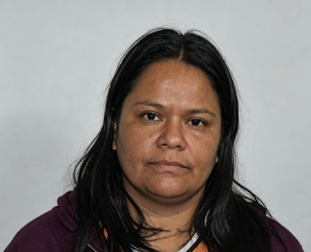 Registro fotográfico de Carina Marcela Silveira Alvez en el marco de las condenas por narcotráfico en Salto