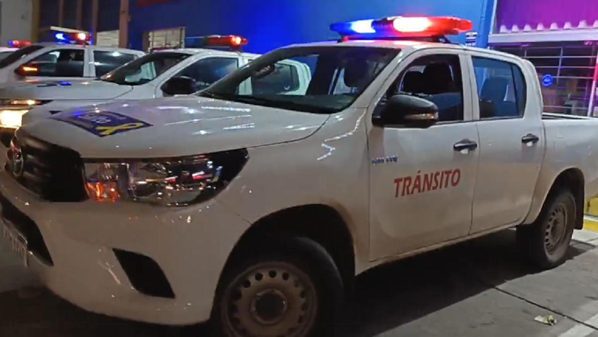 Móviles policiales y de la Guardia Republicana desplegados en el operativo de seguridad de Salto