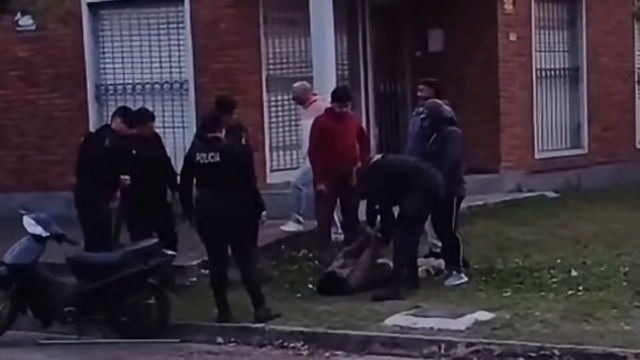 Cuadra de la esquina de avenidas Enrique Amorim y Juncal en Salto donde ocurrió la detención comunitaria.