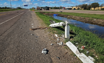 Señalización vial y tramo de la Ruta Nacional 5 donde se registró el despiste y colisión.