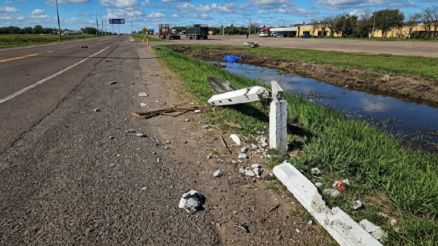 Señalización vial y tramo de la Ruta Nacional 5 donde se registró el despiste y colisión.