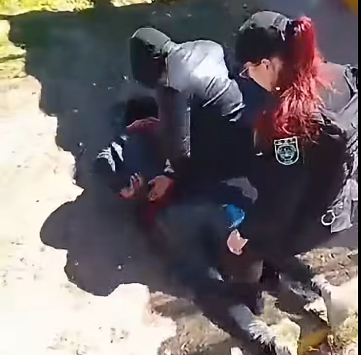 Detención de los implicados en el incidente violento en la vía pública.