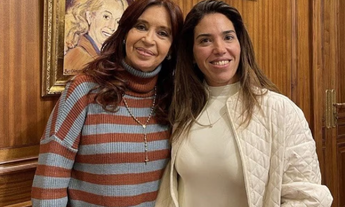 Fachada del edificio de San José 1111 en Buenos Aires donde cumple condena Cristina Kirchner.