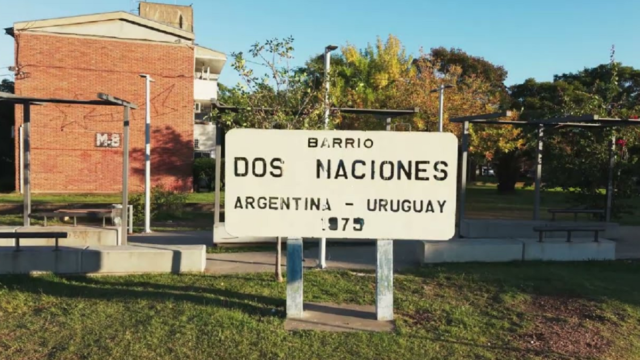 Operativo interinstitucional de seguridad vial en calles de Salto para frenar maniobras peligrosas con motos.
