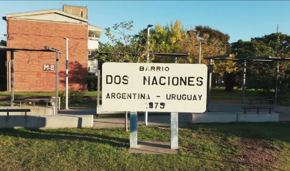 Operativo interinstitucional de seguridad vial en calles de Salto para frenar maniobras peligrosas con motos.