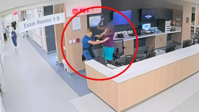 Entrada de la guardia médica de urgencias de un hospital céntrico.