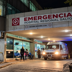 Fachada principal del Hospital Regional de Salto en Uruguay.