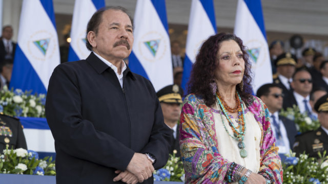 Daniel Ortega y Rosario Murillo en una ceremonia oficial en Managua.