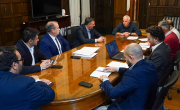 Reunión entre Carlos Albisu y el ministro Carlos Negro en el Ministerio del Interior.
