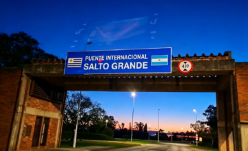 Puente Internacional Salto Grande que conecta Salto y Concordia.